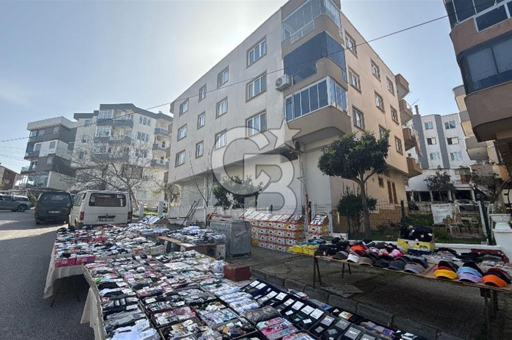 Zeytinalanı Pazar Sokağında Harika Konumlu 75 m2 Satılık Dükkan