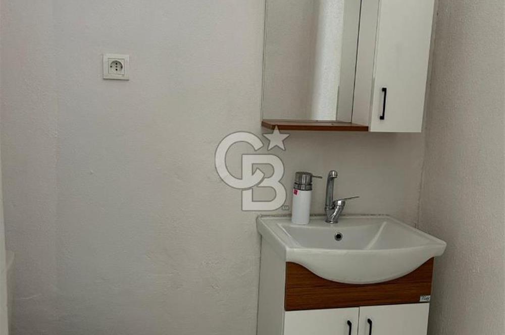 Zeytinalanı Pazar Sokağında Harika Konumlu 75 m2 Satılık Dükkan