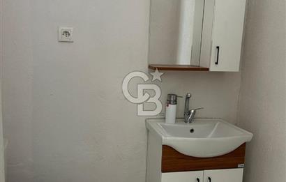 Zeytinalanı Pazar Sokağında Harika Konumlu 75 m2 Satılık Dükkan