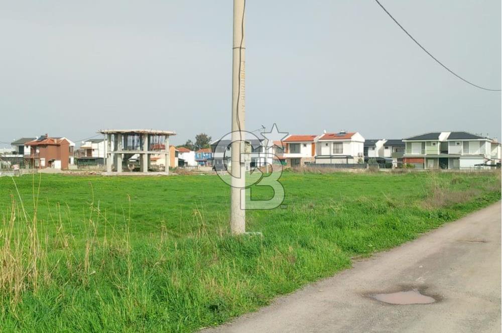 AYVALIK ALTINOVA SAHİL BÖLGESİNDE KÖŞE KONUM VİLLA ARSASI