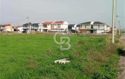 AYVALIK ALTINOVA SAHİL BÖLGESİNDE KÖŞE KONUM VİLLA ARSASI