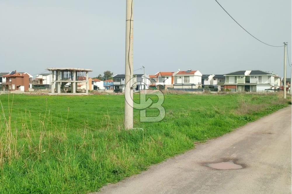 AYVALIK ALTINOVA SAHİL BÖLGESİNDE KÖŞE KONUM VİLLA ARSASI