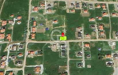 AYVALIK ALTINOVA SAHİL BÖLGESİNDE KÖŞE KONUM VİLLA ARSASI