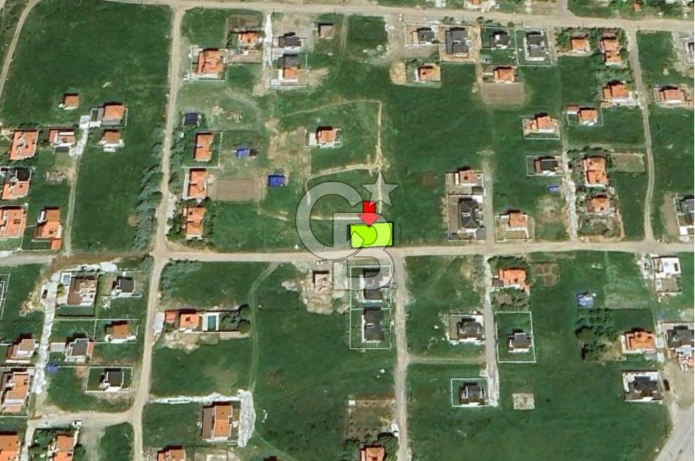 AYVALIK ALTINOVA SAHİL BÖLGESİNDE KÖŞE KONUM VİLLA ARSASI