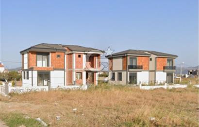 AYVALIK ALTINOVA SAHİL BÖLGESİNDE KÖŞE KONUM VİLLA ARSASI