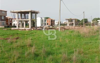 AYVALIK ALTINOVA SAHİL BÖLGESİNDE KÖŞE KONUM VİLLA ARSASI