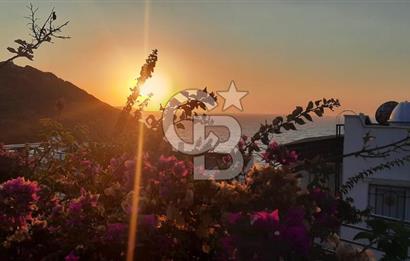 BODRUM GÜMÜŞLÜK ASKO SİTESİNDE DENİZ MANZARALI DUBLEX LÜKS VİLLA