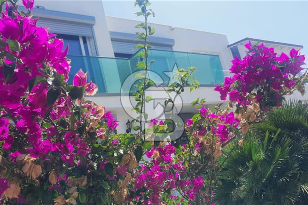 BODRUM GÜMÜŞLÜK ASKO SİTESİNDE DENİZ MANZARALI DUBLEX LÜKS VİLLA