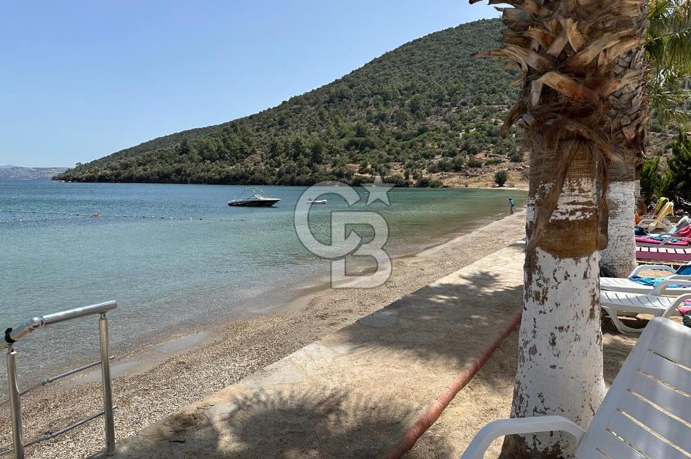 KIYIKIŞLACIK TA DENİZ MANZARALI GÜLÜMKIYI SİTESİNDE PLAJLI 3+1 BAHÇELİ TRİPLEKS VİLLA