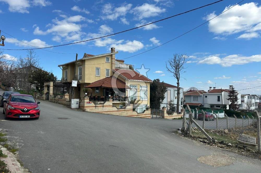 Silivri Selimpaşa’da Deniz Manzaralı, İşyeri + Konut Kullanımlı Satılık Bina – İmarlı Arsa Avantajı