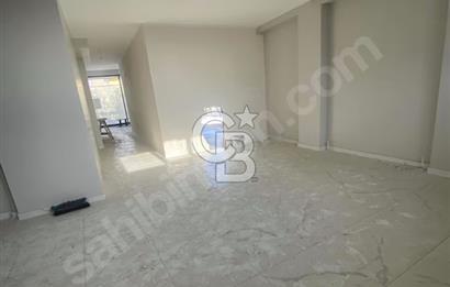 TAŞOLUK MERKEZDE KİRALIK İKİ KATLI TİCARİ DÜKKAN