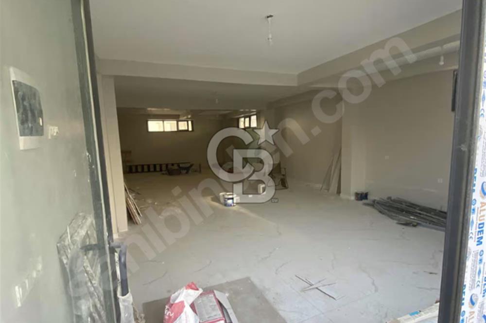 TAŞOLUK MERKEZDE KİRALIK İKİ KATLI TİCARİ DÜKKAN