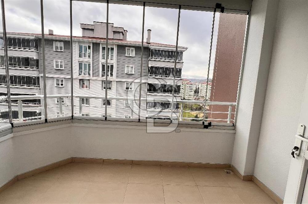 Derebahçe Mavikent Sitesinde Satılık 4+1 Daire