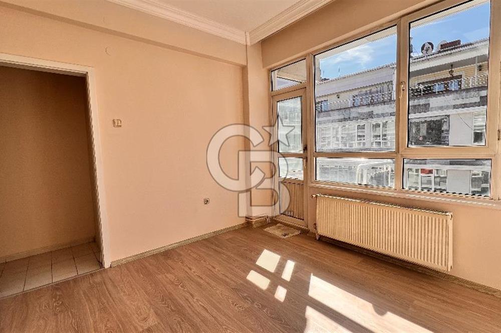 Çiflik Caddesinde Asansörlü Kiralık 2+1