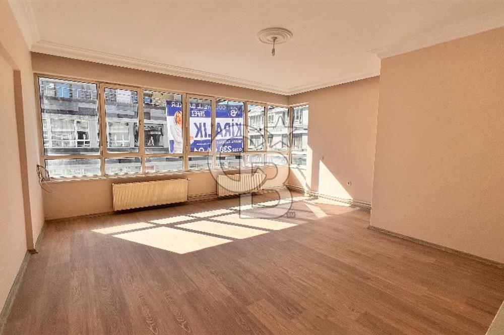 Çiflik Caddesinde Asansörlü Kiralık 2+1