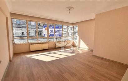 Çiflik Caddesinde Asansörlü Kiralık 2+1