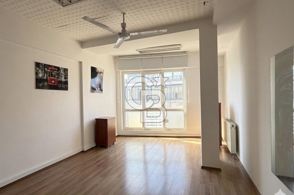 ASLIHAN PASAJI ŞEHİR MANZARALI 1+1 35m2 SATILIK OFİS KATI