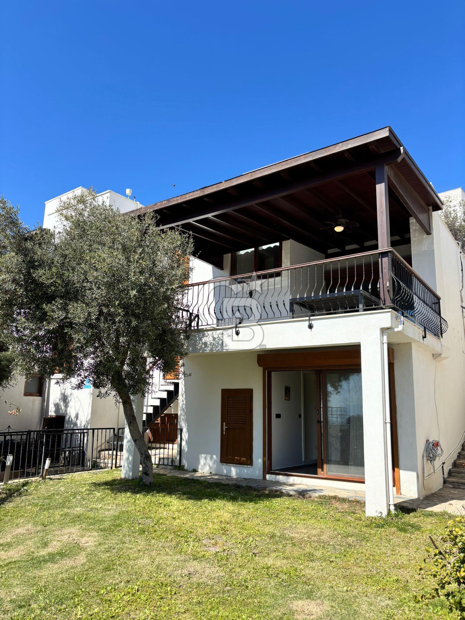 Bodrum Gümüşlük Kadıkalesi Eşsiz Manzaralı SATILIK Tripleks Villa