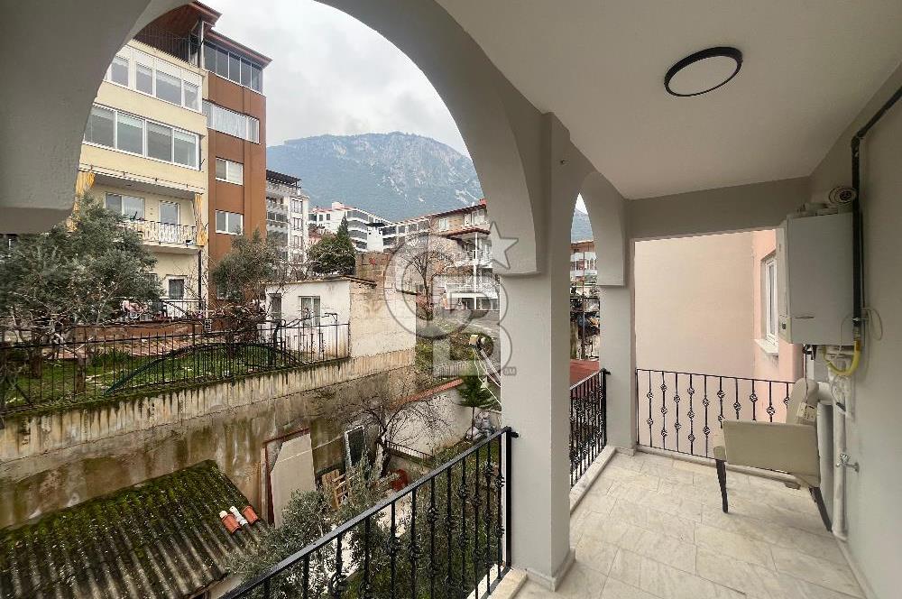 Bağbaşı'nda 170M² Anadolu Lisesi Yakını 3+1 Satılık Daire