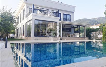 BUCA KAYNAKLAR DA MÜSTAKİL HAVUZLU SATILIK 5+1 ÖZEL YAPIM VİLLA