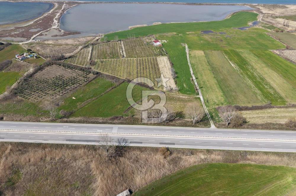  ÇARDAK’TA ANA YOLA CEPHELİ YATIRIMLIK SATILIK TARLALAR