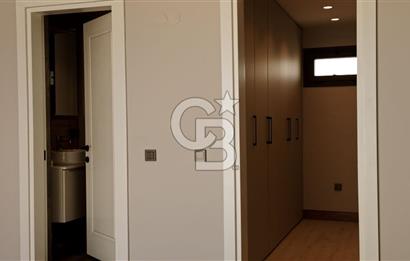 Urla İçmelerde Satılık Lüks Tripleks Villa | Denize 150 metre