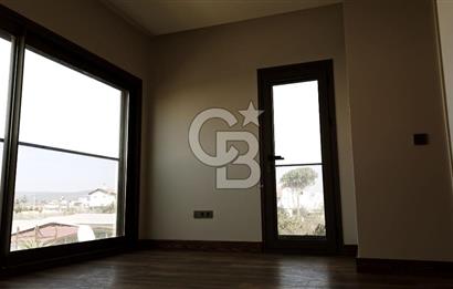 Urla İçmelerde Satılık Lüks Tripleks Villa | Denize 150 metre