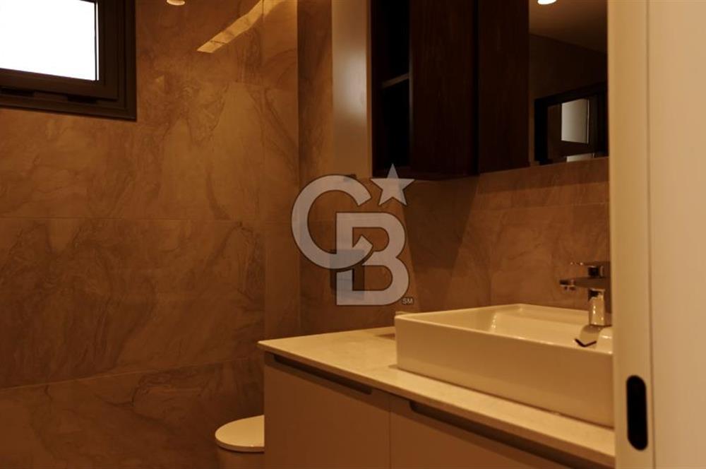 Urla İçmelerde Satılık Lüks Tripleks Villa | Denize 150 metre