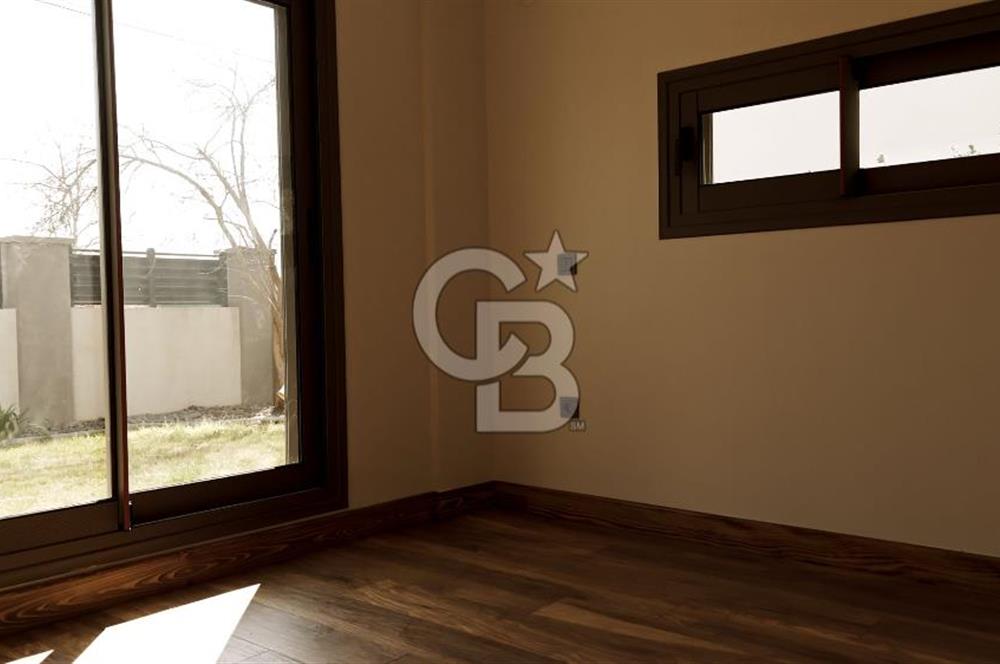 Urla İçmelerde Satılık Lüks Tripleks Villa | Denize 150 metre