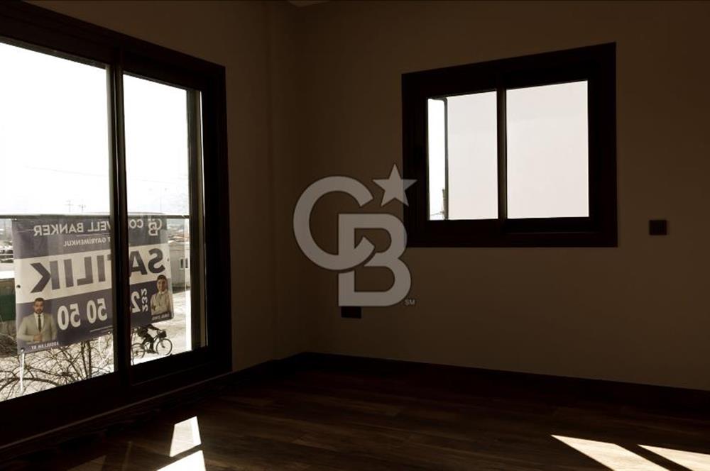 Urla İçmelerde Satılık Lüks Tripleks Villa | Denize 150 metre