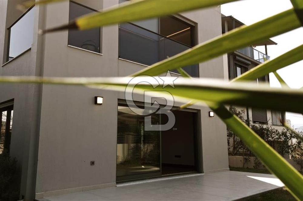 Urla İçmelerde Satılık Lüks Tripleks Villa | Denize 150 metre