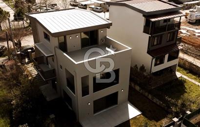 Urla İçmelerde Satılık Lüks Tripleks Villa | Denize 150 metre