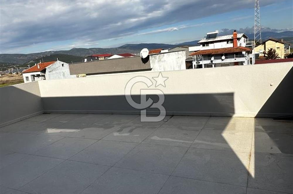 Urla İçmelerde Satılık Lüks Tripleks Villa | Denize 150 metre