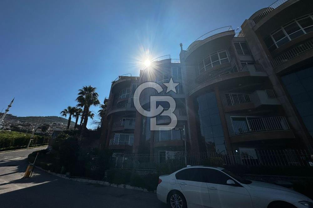 Narlıdere Doruk Life Sitesinde Deniz Manzaralı Lüks Villa