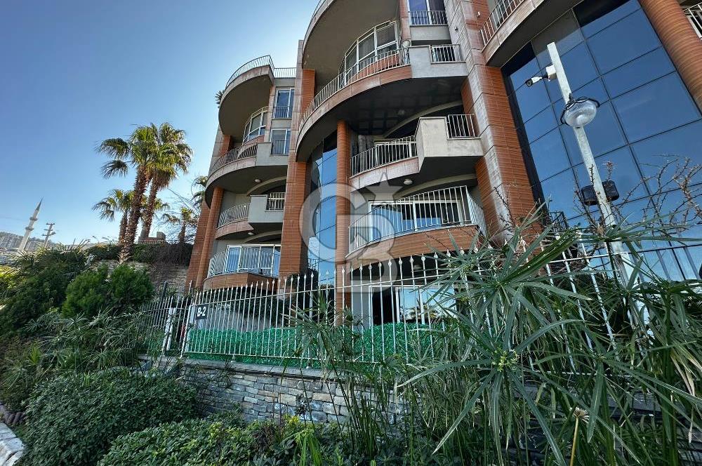 Narlıdere Doruk Life Sitesinde Deniz Manzaralı Lüks Villa