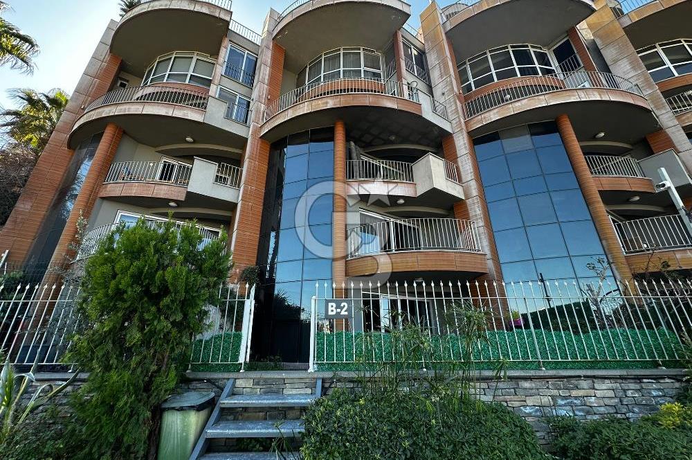 Narlıdere Doruk Life Sitesinde Deniz Manzaralı Lüks Villa
