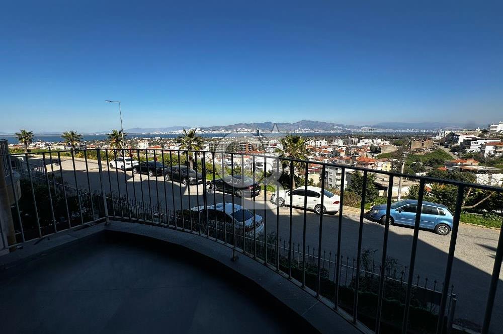 Narlıdere Doruk Life Sitesinde Deniz Manzaralı Lüks Villa