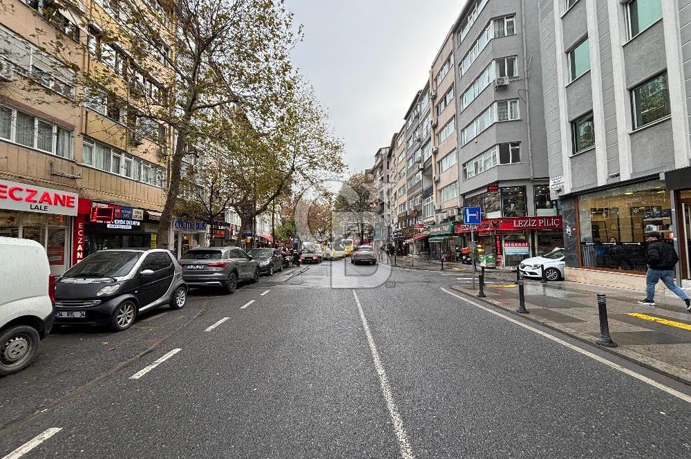 BEŞİKTAŞ DEREBOYU CADDESİNDE BOŞ SATILIK 2+1