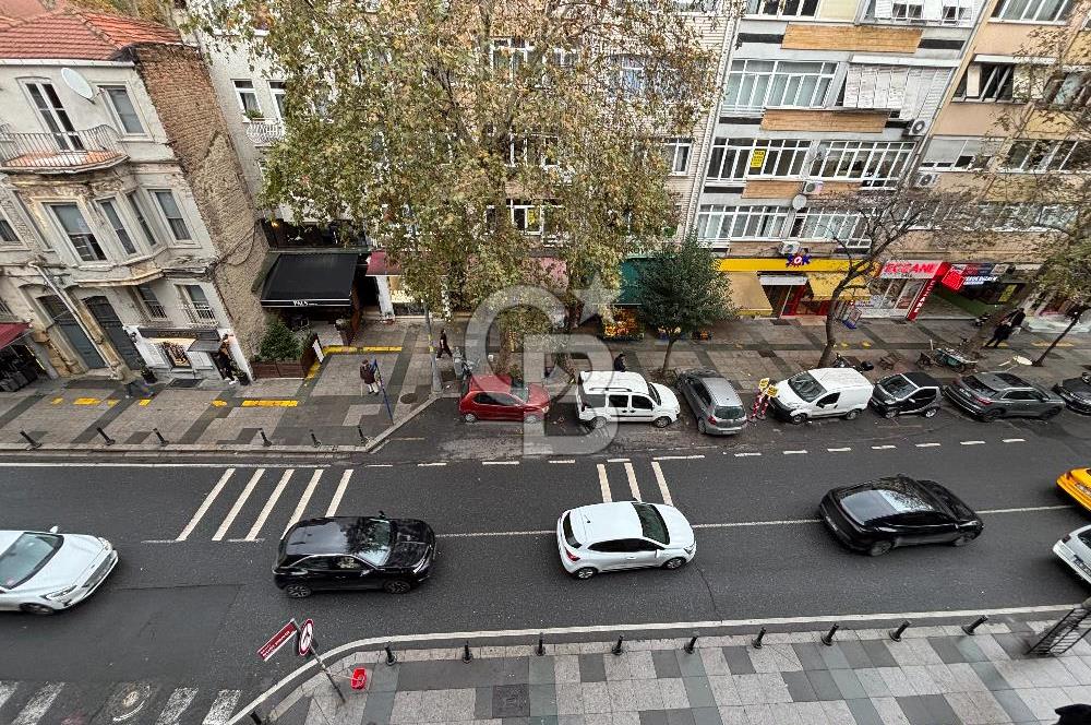 BEŞİKTAŞ DEREBOYU CADDESİNDE BOŞ SATILIK 2+1