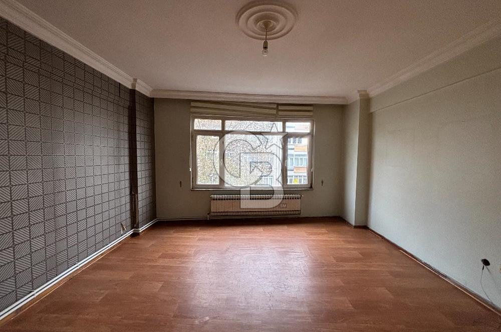 BEŞİKTAŞ DEREBOYU CADDESİNDE BOŞ SATILIK 2+1