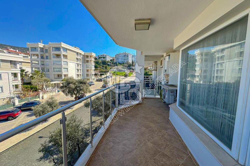 Kuşadası Merkezde Önü Kapanmaz Full Deniz ve Şehir Manzaralı Satılık 3+1 Daire 
