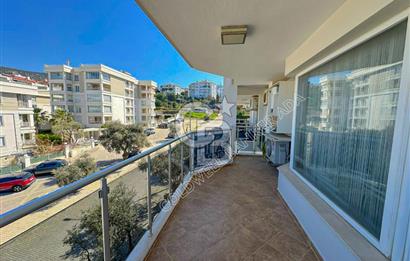 Kuşadası Merkezde Önü Kapanmaz Full Deniz ve Şehir Manzaralı Satılık 3+1 Daire 