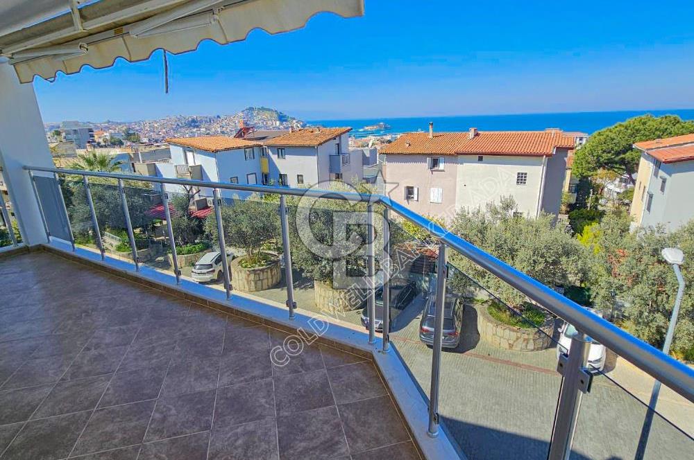 Kuşadası Merkezde Önü Kapanmaz Full Deniz ve Şehir Manzaralı Satılık 3+1 Daire 