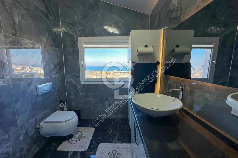 Kuşadası Merkezde Önü Kapanmaz Full Deniz ve Şehir Manzaralı Satılık 3+1 Daire 