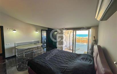 Kuşadası Merkezde Önü Kapanmaz Full Deniz ve Şehir Manzaralı Satılık 3+1 Daire 