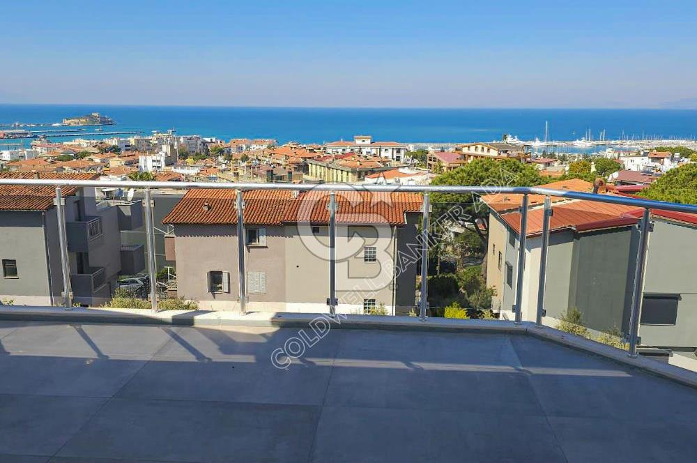 Kuşadası Merkezde Önü Kapanmaz Full Deniz ve Şehir Manzaralı Satılık 3+1 Daire 