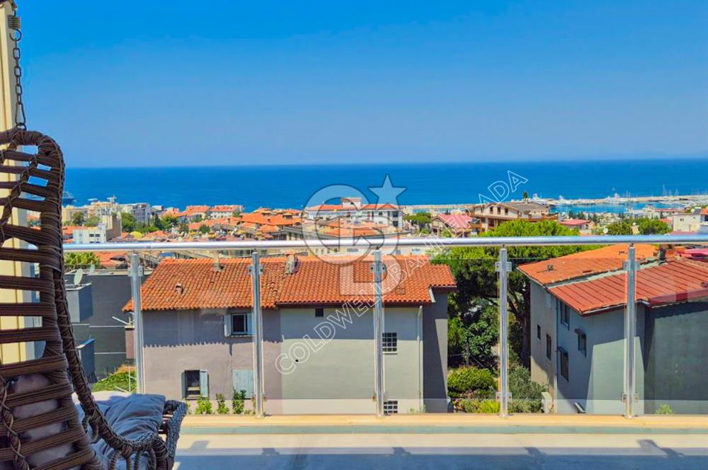 Kuşadası Merkezde Önü Kapanmaz Full Deniz ve Şehir Manzaralı Satılık 3+1 Daire 