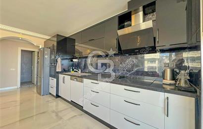 Kuşadası Merkezde Önü Kapanmaz Full Deniz ve Şehir Manzaralı Satılık 3+1 Daire 