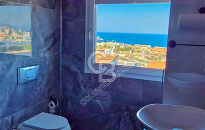 Kuşadası Merkezde Önü Kapanmaz Full Deniz ve Şehir Manzaralı Satılık 3+1 Daire 