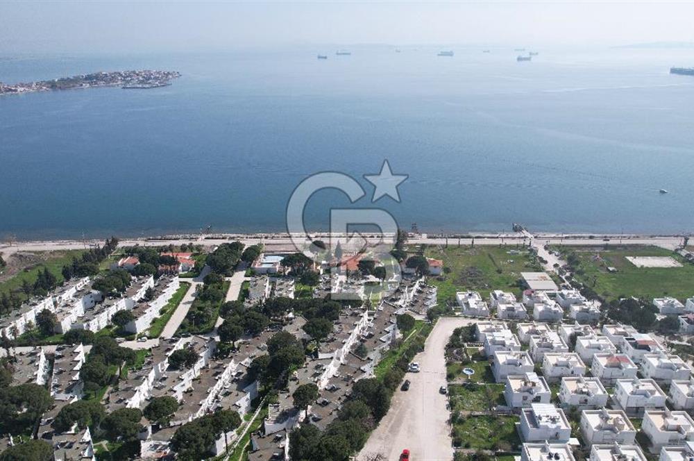 Çandarlı Meltemköy'de Deniz Manzaralı, Plajlı 1+1 Daire